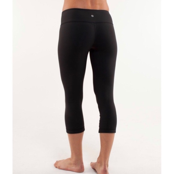 lululemon athletica Pants - Lululemon Black Wunder Under Crop